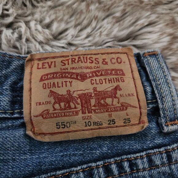 Levi's 550 Relaxed Fit Denim Cut Off Shorts Size 10 Reg - Picture 2 of 11